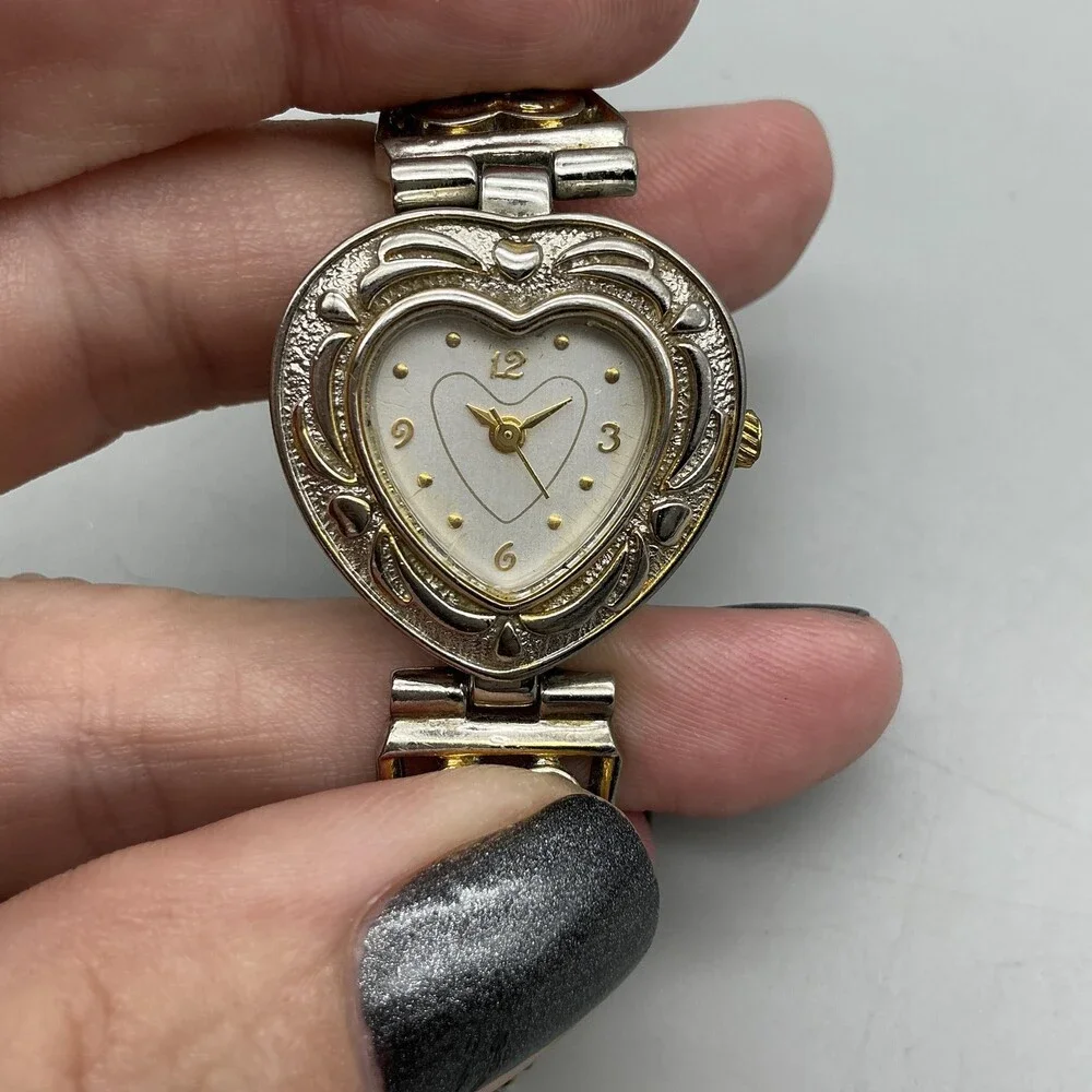 Vintage Womens Watch 25mm White Heart Dial Two Tone Bracelet 23QCSET New Battery